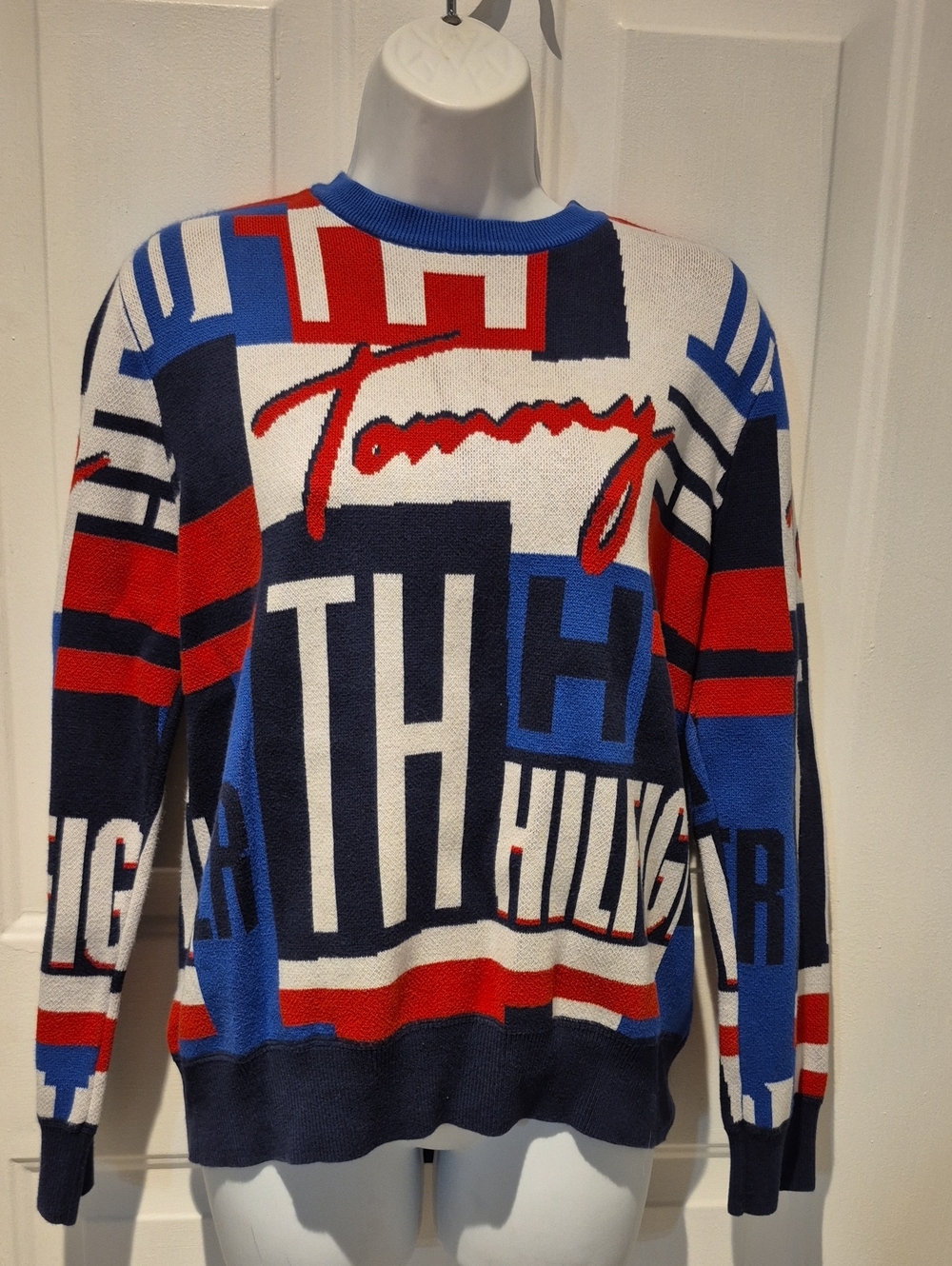 Vintage Tommy Hilfiger Unisex Red, White & Blue Graphic Logo Crewneck Sweater.